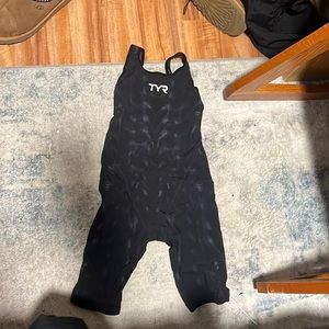 Lightly worn. Tyr venzo fast skin